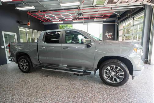 Sterling Gray Metallic 2024 Chevrolet Silverado 1500 LT