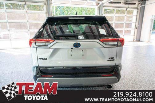 2021 Toyota RAV4 Hybrid SE