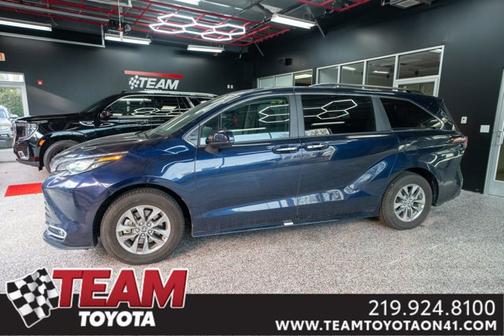 2024 Toyota Sienna XLE