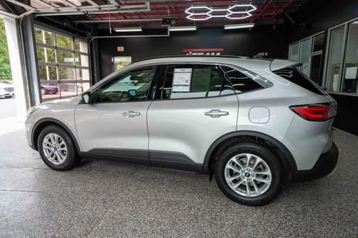 INGOT SILVER METALLIC 2020 Ford Escape SE