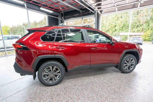 2025 Toyota RAV4 Hybrid XLE Premium