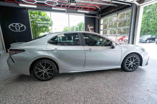Celestial Silver Metallic 2021 Toyota Camry SE