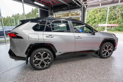 2025 Toyota RAV4 Hybrid SE