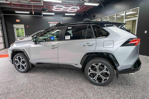 2025 Toyota RAV4 Hybrid SE