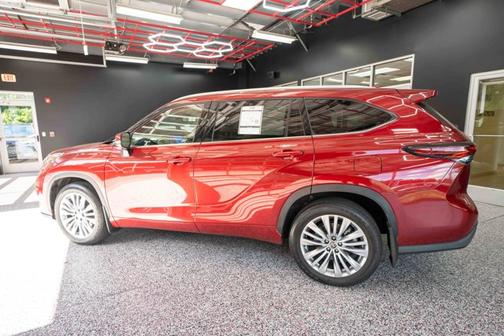 2024 Toyota Highlander Platinum