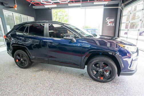 2020 Toyota RAV4 Hybrid SE