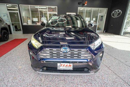 2020 Toyota RAV4 Hybrid SE