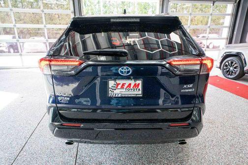 2020 Toyota RAV4 Hybrid SE