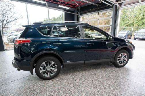 2018 Toyota RAV4 Hybrid XLE