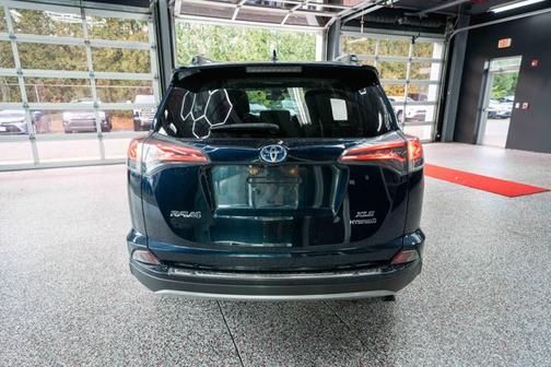 2018 Toyota RAV4 Hybrid XLE