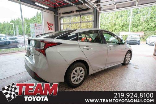 2022 Toyota Prius LE