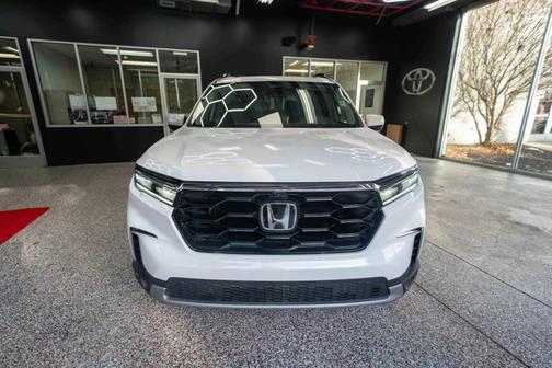 2023 Honda Pilot AWD Elite