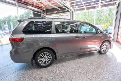 2018 Toyota Sienna XLE Premium