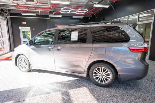 2018 Toyota Sienna XLE Premium