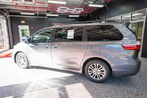 2018 Toyota Sienna XLE Premium