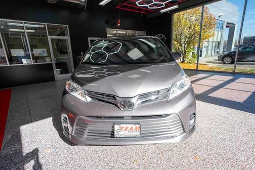 2018 Toyota Sienna XLE Premium