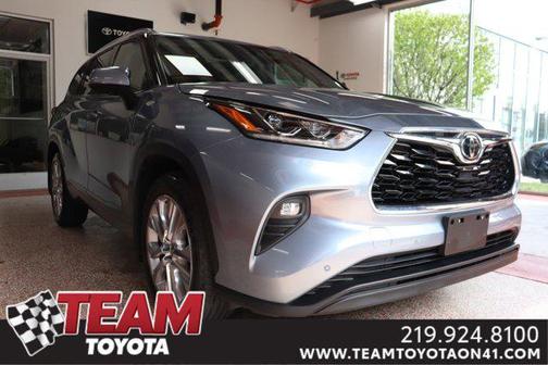 Moon Dust 2020 Toyota Highlander Limited