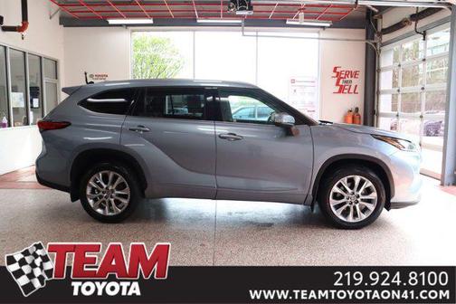 Moon Dust 2020 Toyota Highlander Limited