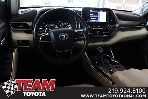 Moon Dust 2020 Toyota Highlander Limited