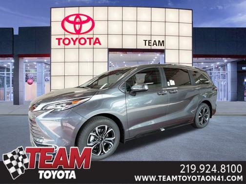 2025 Toyota Sienna Platinum 7 Passenger