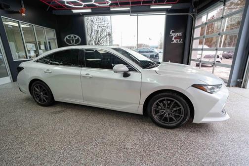 2020 Toyota Avalon Hybrid Limited