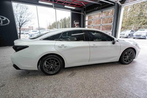 2020 Toyota Avalon Hybrid Limited