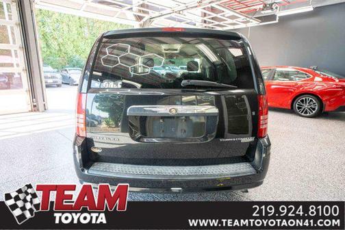 2010 Chrysler Town & Country Touring