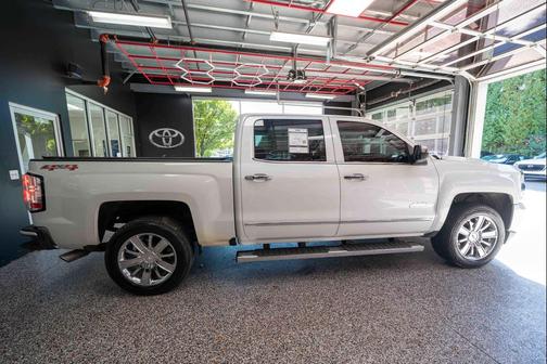 Iridescent Pearl Tricoat 2016 Chevrolet Silverado 1500 High Country