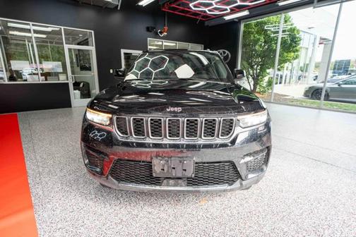 2023 Jeep Grand Cherokee Laredo