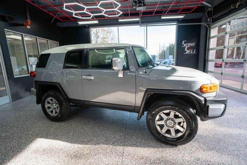 2014 Toyota FJ Cruiser Base