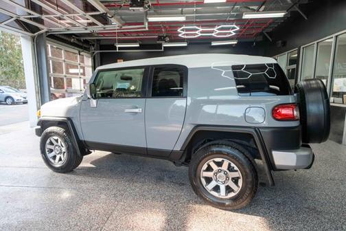 2014 Toyota FJ Cruiser Base