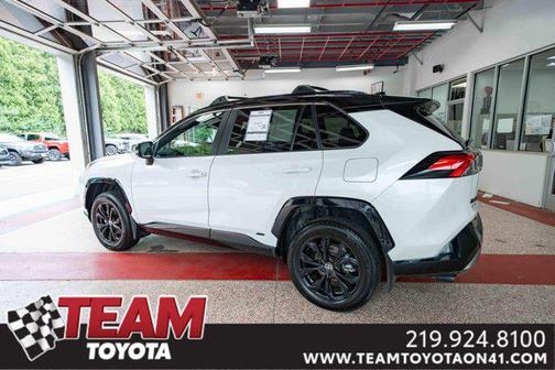 2024 Toyota RAV4 Hybrid SE