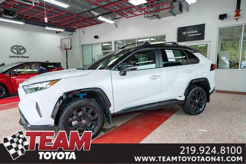 2024 Toyota RAV4 Hybrid SE