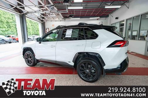 2024 Toyota RAV4 Hybrid SE