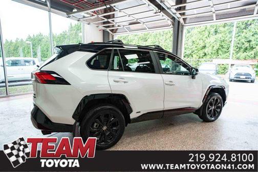 2024 Toyota RAV4 Hybrid SE