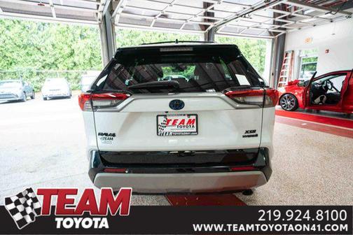 2024 Toyota RAV4 Hybrid SE