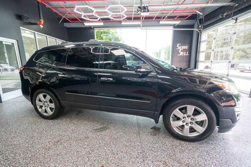 Mosaic Black Metallic 2017 Chevrolet Traverse Premier