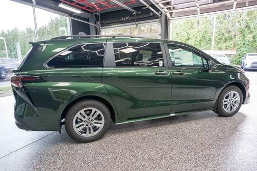 2025 Toyota Sienna XLE 7 Passenger