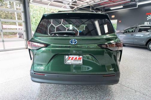 2025 Toyota Sienna XLE 7 Passenger
