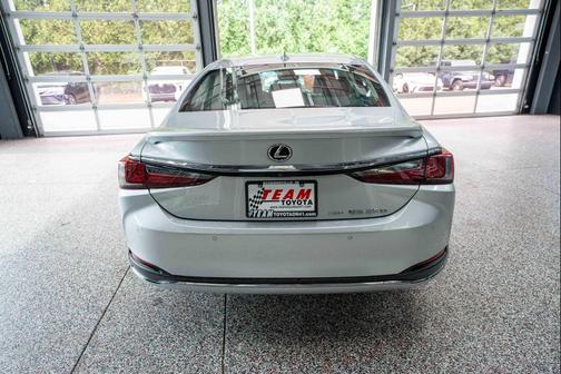 Silver Lining Metallic 2021 Lexus ES 250 Base