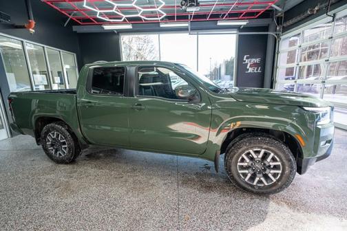 2024 Nissan Frontier SL