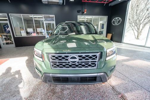 2024 Nissan Frontier SL