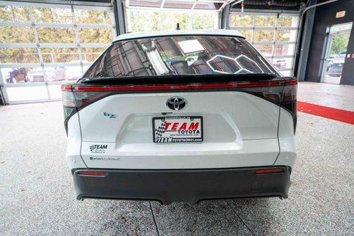 Wind Chill Pearl 2026 Toyota bZ XLE