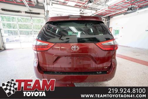 2020 Toyota Sienna LE