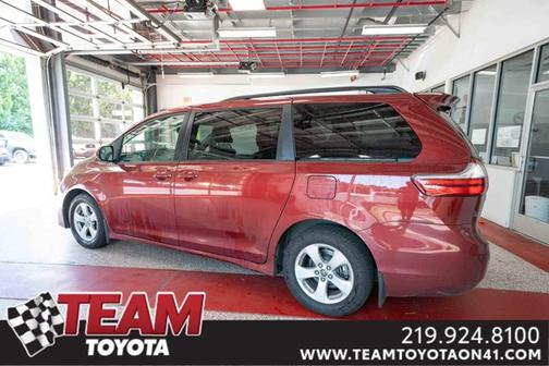 2020 Toyota Sienna LE