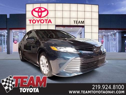 Photo 1 of 33 of 2018 Toyota Camry LE