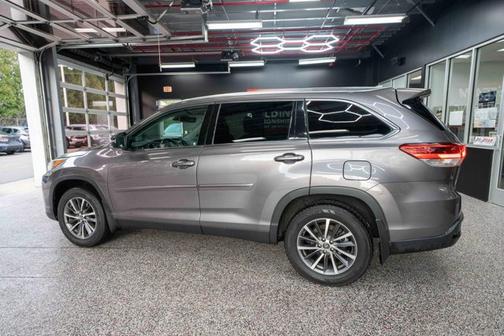 Predawn Gray Mica 2019 Toyota Highlander XLE