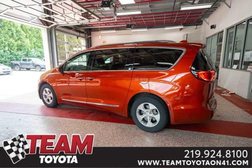 2018 Chrysler Pacifica Hybrid Touring L