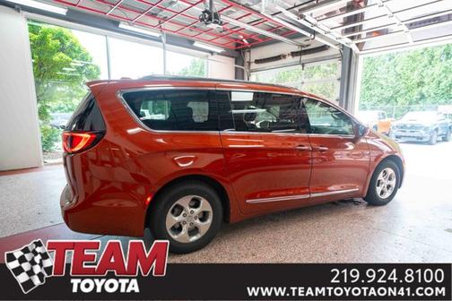 2018 Chrysler Pacifica Hybrid Touring L