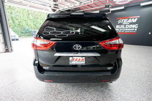 2020 Toyota Sienna Limited Premium